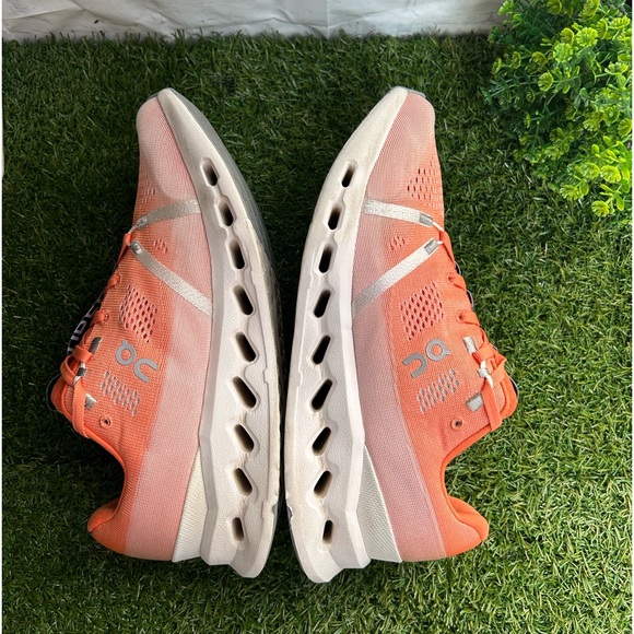 On Cloudsurfer MEN SHOES Flame | White
SIZE Men 7.5 women 9 new /unisex? main image 8